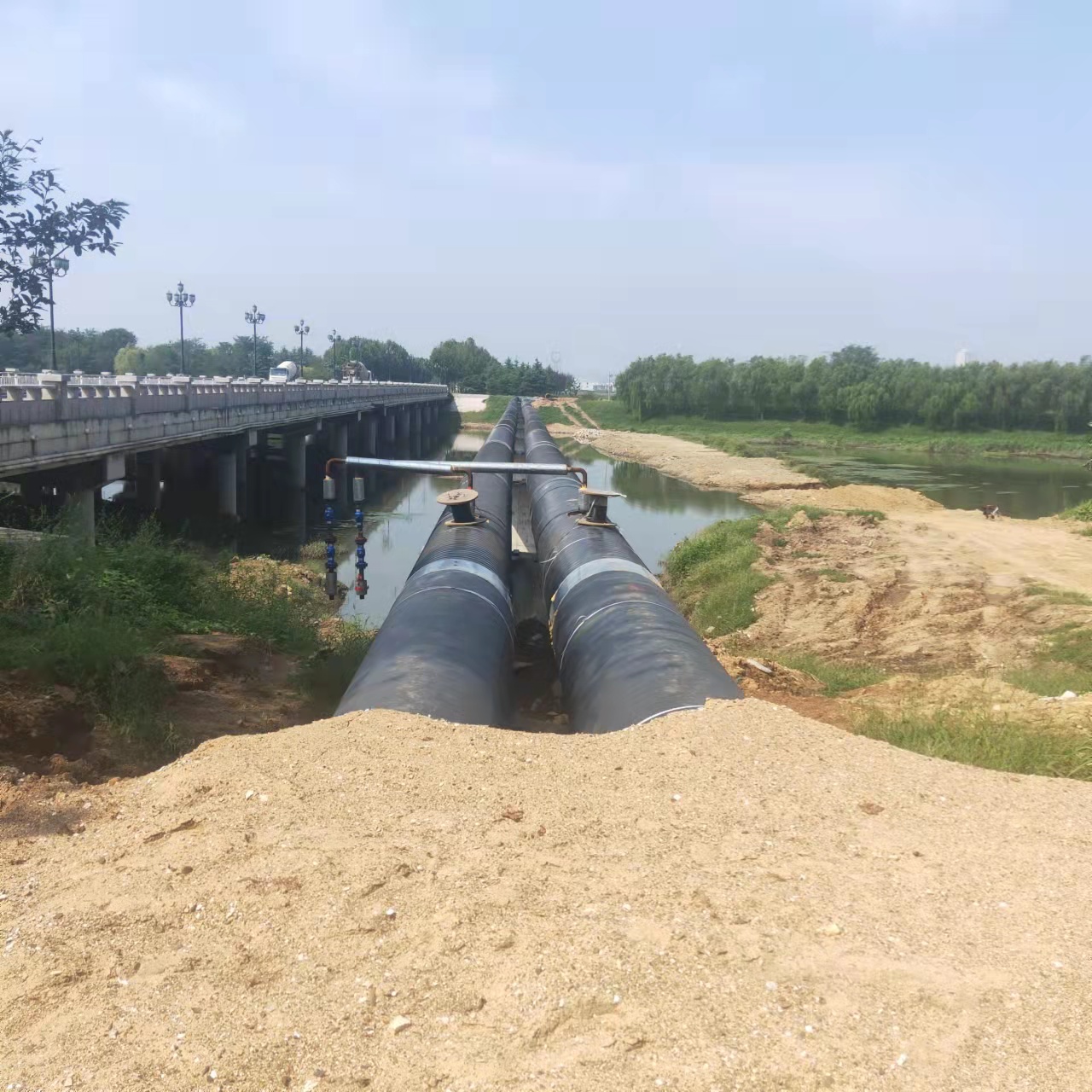 济宁西气东输顶管施工输油管道清洗